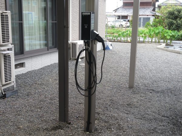 滋賀県守山市のお客様宅に電気自動車の充電設備の設置をさせていただきました。