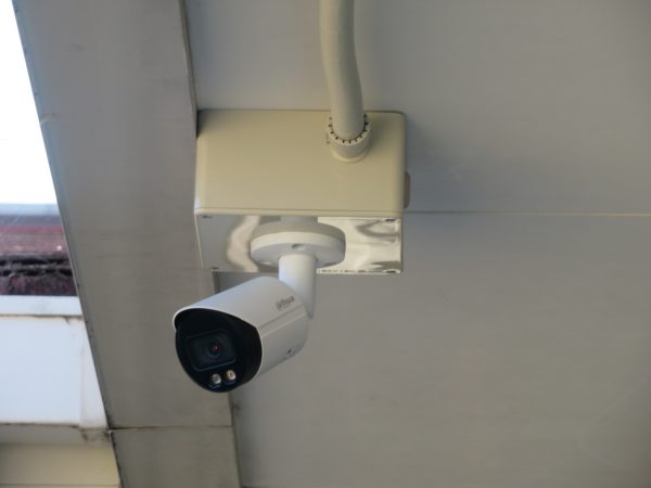 滋賀県栗東市の教育施設様に防犯カメラの設置をさせていただきました。