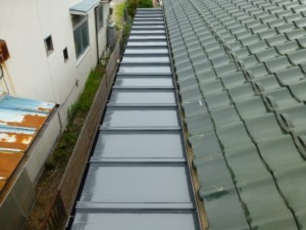 東近江市のお客様より、屋根塗装、雨どいの交換のご依頼をいただきました。